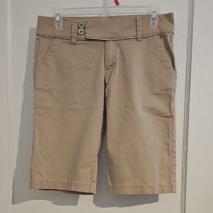 Old Navy Tan Bermuda Shorts Size 4